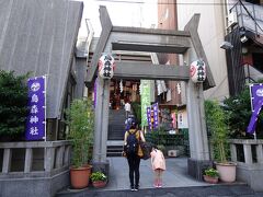 イタリア街から烏森神社へ。
烏森というのは椎名誠さんの新橋烏森口青春篇という小説で名前だけは知っていますが、初めて来ました。