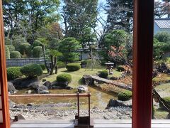 (写真) 11:39復元された池泉庭園 （彦根城博物館）

博物館には能舞台と日本庭園があった事と、沢山のリーフレットを手に入れたこと位しか覚えていない。
