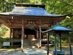 すぐそばには、長野県宝にもなっている文殊堂というお堂もあります。