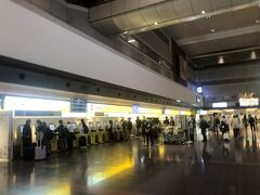 羽田空港第1ターミナルへ。今日も今日とてスカイマーク。