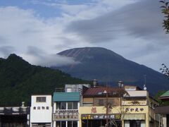 2022.09.22（金）７:50　東武日光駅
明日登る予定の男体山が顏を出してくれています。