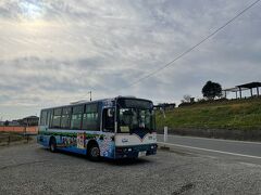 松戸駅から京成バスで矢切の渡し乗り場へ。休日は直通します。