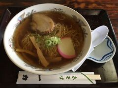 一力で美味しいと評判の中華そば。チャーシューがおいしい。麺も細いちぢれ麺で独特。