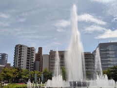 全世界を代表する平和の祈念公園が広島平和公園。整然とした公園はかつて下町のような住宅街が広がっており、原子爆弾の投下により町は全滅することになった。現在ではその場所をみると凄惨な被害を受けたなんて考えられない。