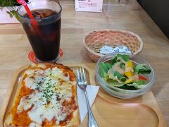 ●Cafe Ivy＠磯路公園界隈

今日は、モーニングを頂きました。
ピザトーストをチョイスしました。
サラダもついています。