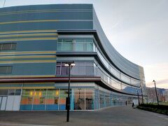 すぐ横は『浜大津アーカス』

それにしても日曜日だというのに人少ないなぁー
出来た当初、何回か来た時は賑わってたけどなぁ