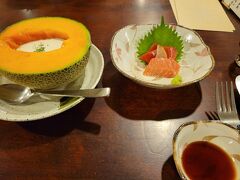 旭川駅に戻りいで湯号で旭岳温泉まで。勇駒荘に宿泊。ずっと雨です。
お食事美味しかったです。メロンの冷たいスープは食べきれないです。温泉も色々あって良かった。