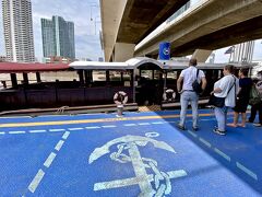 【タイ最古の日本料理店：花屋1976】

車があっても、この渋滞じゃねぇぇ...


写真：10月は、雨季の終盤戦...なんだか、台風がベトナムを通過して、ここまで到達しそう...らしい...