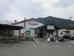 美山牛乳の工場が道の駅に隣接しており、ソフトクリームやジェラートを販売しています