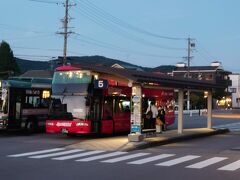 ★18：30
軽井沢駅のバスターミナルから、定期観光バスに乗車。