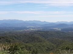 大山の反対側には、先ほどまでいた蒜山高原が広がっています。