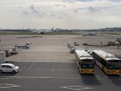 1日目、午後。羽田空港にやって来ました。始まりはパワーラウンジから