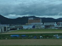 　奥に見えるのは新武雄病院、手前に以前行った餃子会館があります。