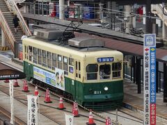 少し歩いたところに路面電車の乗り場があり、市内の見どころへアクセスすることができます。