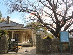 東山手十二番館。
こちらも歴史と風情を漂わせる建物です。

中には入らず、外からチラ見程度で。