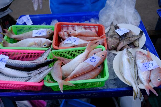 9月30日(金)　7:01 バンサレー市場に来ました<br />中下の一盛　70B　≒　２６５円．．．．お買い上げ～