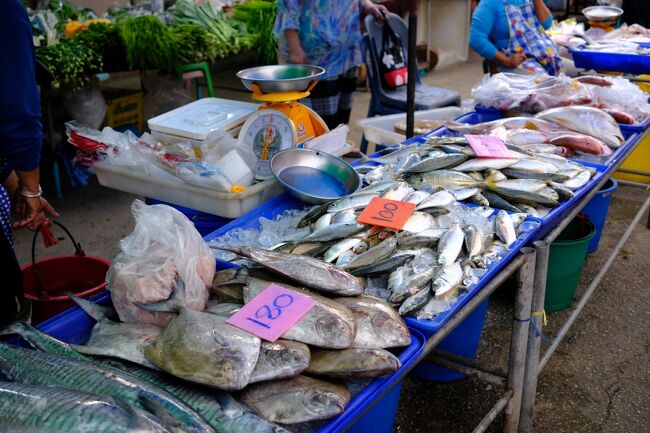 9月30日(金)バンサレー市場に来ました