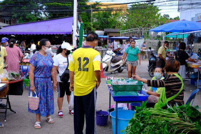 9月30日(金)バンサレー市場に来ました