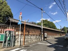嵐湯のスタッフさんに京都のオススメの場所を聞き、三十三間堂へ。
「建物内は写真撮影禁止で、とても静かで落ち着けますよ」とのこと

東福寺駅から歩いてくると、まず太閤塀が見えます。