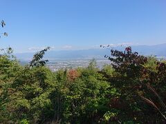 最後はパワースポットと呼ばれる展望台。
志賀高原の山々が見えます。
先週登った焼額山も見えました。
このまま山を下って帰りました。
約2時間のハイキングでした。

ここまでご覧いただきありがとうございました。