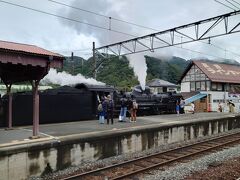 11:40　長瀞駅

長瀞駅に到着するとSLが停まっていました。