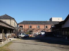 群馬県立世界遺産センターの裏側の富岡倉庫