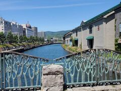 またまた小樽運河にきてみました。小樽運河の眺め。