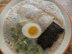 お昼もラーメン食べたのにまたラーメン
大砲ラーメン本店
頭悪いなw

ラーメン食べて西鉄電車で帰路に着いた