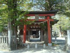 浅間神社です。菖蒲池の近くだったので寄ってみました。普通の神社でした。