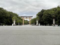 次なる寄り道は橿原神宮。