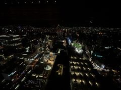 札幌の夜景を見たくて、札幌駅のJRタワー展望室へ行きました。