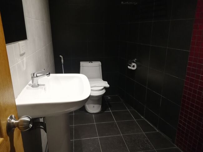 1泊560バーツ（1,680円）。ここに4泊します。