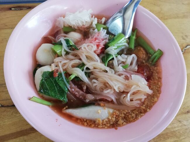 久しぶりで懐かしい味ですが、どれも50バーツ（150円）以上します。以前は半額程度でしたので、やはりタイも物価は上がっている印象です。