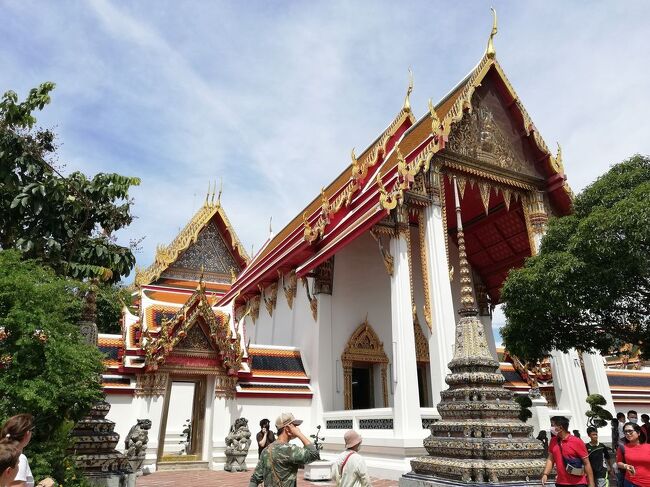 久しぶりに見たタイの寺院に懐かしい想いがします。