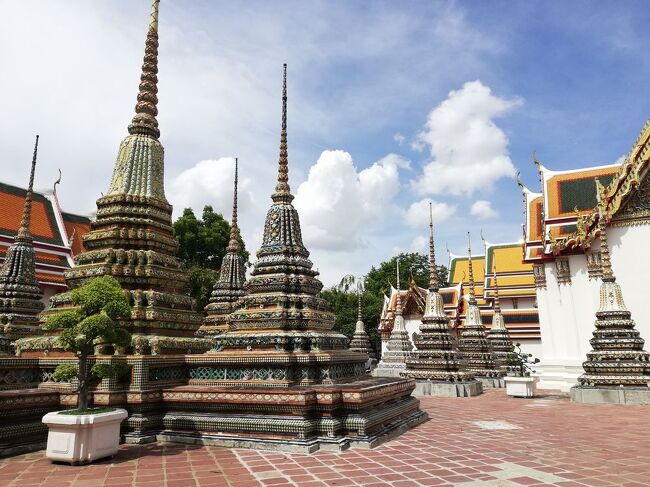 内部はかなり賑わっています。