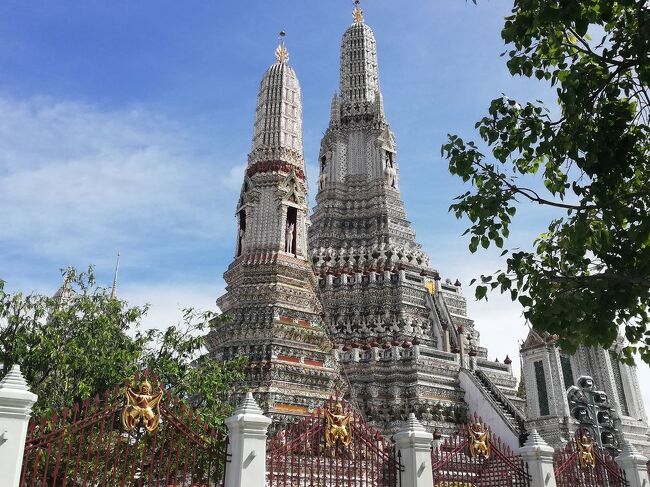 「暁の寺」の別名を持つ