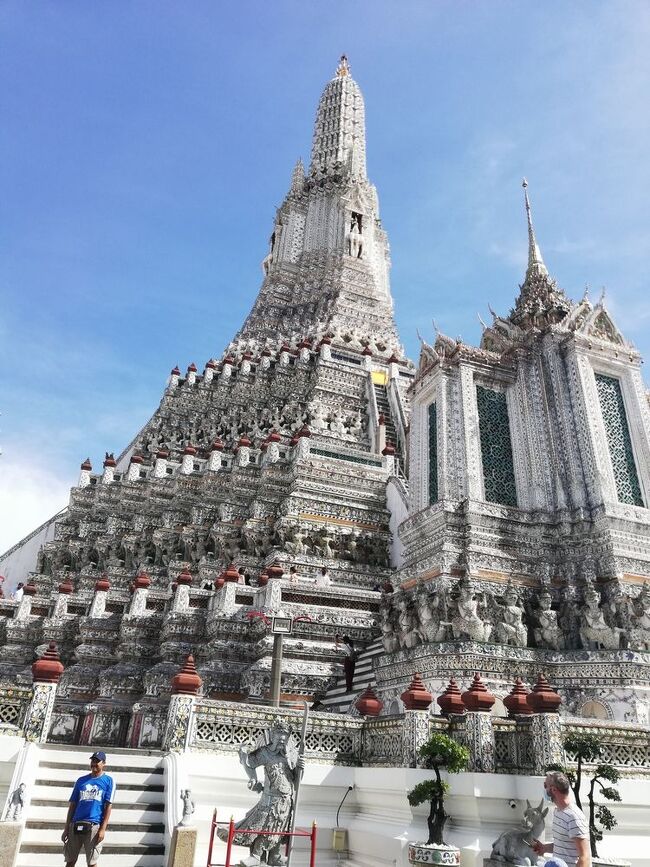 その際はかなり上まで登れたような記憶がありますが、現在は登頂禁止とされていました。