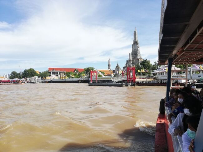 ワットアルンが見えてきました。