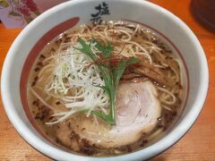 塩元帥で長浜ラーメンの夕食です。