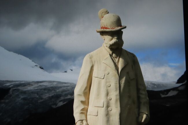 1856年に、皇帝ヨーゼフ1世が皇妃エリザベートと共に見物に訪れたそうで、その展望台には、ヨーゼフ1世の記念像が建てられいました。