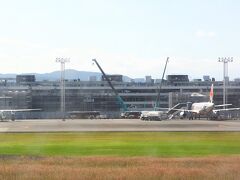 無事に着陸。

阿蘇くまもと空港は大規模なリニューアルをしています。