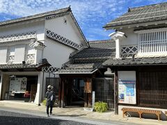 上下歴史文化資料館（旧岡田邸）
田山花袋の小説「布団」のヒロインのモデルとなった、岡田美知代の生家。