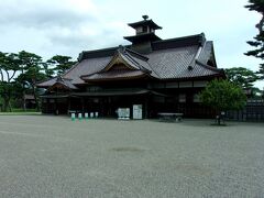 五稜郭内にあるのが、函館奉行所