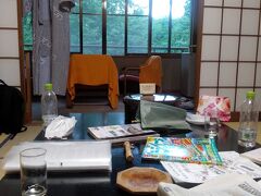 銀婚旅館の部屋です。
お風呂に入って来ました。部屋でゆっくりとしました。
割と大きめの部屋です。新館の方です。