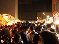 天孫神社には露店と多くの人でごった返していた
明日の本祭では13基の山車がここに集結するらしい。