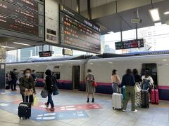 東京駅8時56分発やまびこ129号に乗り込みます。　