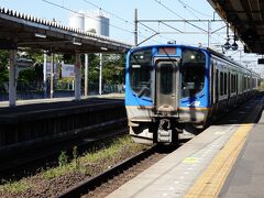 仙台駅まで行かず途中の名取駅で仙台空港アクセス線に乗り換えます。

名取駅着12:53
