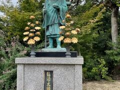弘法大師の像もあります
