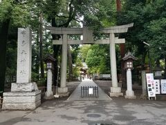 布多天神社に入ります