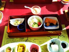 八甲田リゾートホテルでの朝食、和洋折衷で海外からの旅行客を意識した内容。
今回の旅行ではここが一番洗練されて美味しかった(娘談)
この冬はインバウンドが戻ってくるといいですね。